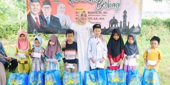 Anggota DPRD Tuban Fraksi Gerindra Tri Astuti Bagikan Sembako dan Santunan Anak Yatim di 3 Kecamatan