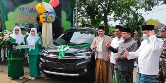 Anggota DPRD Jatim Serahkan Mobil Oprasional untuk MWC NU dan Muslimat Wringinanom