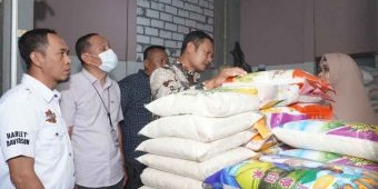 Jelang Lebaran, Pasokan dan Harga Bahan Pokok di Pasar Lamongan Stabil