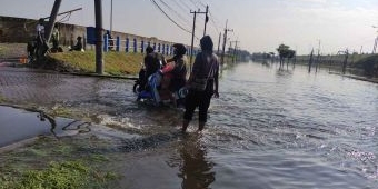 Banjir di Jalan Raya Porong Ganggu Lalu Lintas, Warga Minta Penanganan Cepat