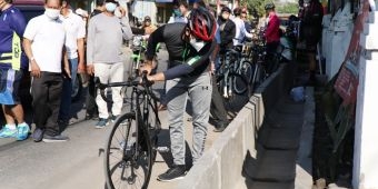 Gowes dari Pendapa, Bupati Gus Muhdlor Sidak Betonisasi Jalan di Sedati