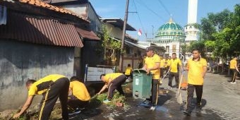 Wujudkan Suasana Kerja Bersih dan Sehat, Polresta Sidoarjo Gelar Kerja Bakti Serentak