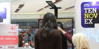 Mahasiswa ITS Ciptakan Cermin Cerdas, Mampu Deteksi Suhu Tubuh hingga Denyut Nadi