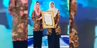 Ning Hana Terima Penghargaan Forikan Award