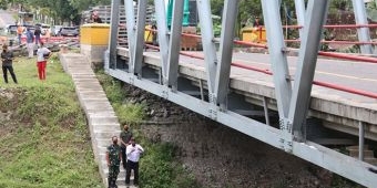 Dandim Ngawi Tinjau Langsung Jembatan Ngantru yang Putus Ditabrak Truk