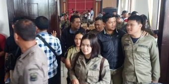 Tuntut Kejelasan Potongan Gaji, Ratusan Banpol Datangi Markas Satpol PP Kota Blitar