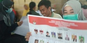 Bawaslu Pacitan Temukan Jumlah Bendel Surat Suara yang Kurang dan Lebih