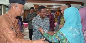 Bupati Mojokerto Siap Renovasi Seluruh Gedung Sekolah