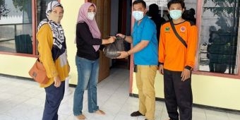 Peduli Pandemi Covid-19, FRPB Pamekasan dan WE Cake Distribusikan Paket Isoman