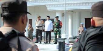 Gus Ipul Pimpin Apel Personel yang Dikerahkan untuk Amankan Pemilu 2024 di Kota Pasuruan