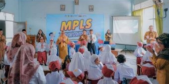 Pastikan Awal MPLS Lancar, Wakil Bupati Gresik Sidak ke Sejumlah Sekolah