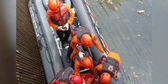 Diduga Tenggelam Hampir 2 Hari, Pengemis Lansia Ditemukan Tewas di Saringan Bozem Baratajaya