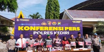 Polres Kediri Musnahkan 1.080 Liter Arak Jawa dan 1.332 Botol Miras