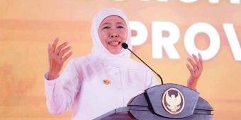 Sejahterakan Pekerja Industri Tembakau, Khofifah Salurkan BLT Rp5,57 Miliar untuk 4.207 Buruh Rokok