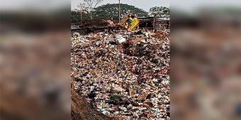 ​Warga Perum Grand Family Keluhkan Bau Sampah Menyengat dan Lalat Hijau dari TPA Lowokdoro