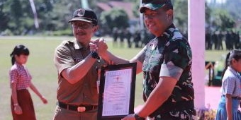 Tinjau Layanan Warga, Kasdam V/Brawijaya Beri Penghargaan Usai Penutupan TMMD ke-124 di Jember