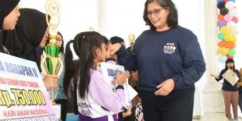 Pesan Pj Wali Kota Kediri untuk Orang Tua di Puncak Hari Anak Nasional