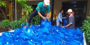 Sambut Lebaran, Smamda Sidoarjo Bagikan Ratusan Sembako dan Bingkisan