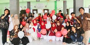Mahasiswa UM Surabaya Gaungkan Pencegahan Stunting di Desa Banjarkejen dengan Aplikasi Gen C