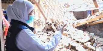 Tinjau Dampak Banjir Magetan, Khofifah Minta BBWS, Pemkab-Pemprov Bangun Bronjong dan Plengsengan