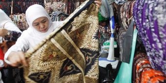 Ngaku Penggila Batik, Gubernur Khofifah Sebut Batik Alat Pemersatu Bangsa