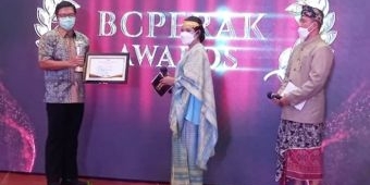 Sumbang Devisa Ekspor Terbesar, PT Smelting Raih Penghargaan Bea Cukai Tanjung Perak