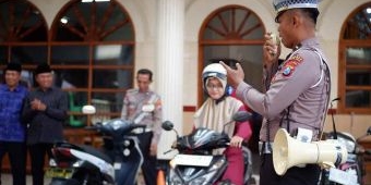 Polres Kediri Kota Gandeng Ponpes Wali Barokah Beri Edukasi Lalu Lintas untuk Para Santri