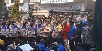 Tolak Perpanjangan Jabatan Presiden, Ratusan Mahasiswa di Lamongan Demo
