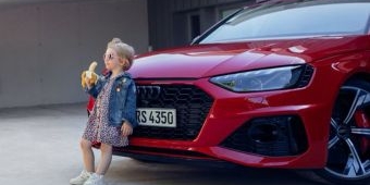 Tampilkan Iklan Anak Ngenyot Pisang di Depan Mobil, Audi Dihujat