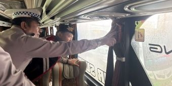 Operasi Zebra Semeru 2025, Polres Sumenep Gelar Ramp Check Bus di Terminal Arya Wiraraja