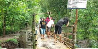 ​Jembatan Ratusan Juta Berwujud Bambu dan Sesek di Ponorogo Jadi Tempat Swafoto Dadakan