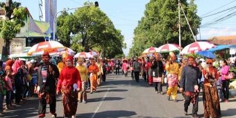 Kebhinekaan Ditampilkan Peserta Karnaval HUT RI ke-72 di Nganjuk