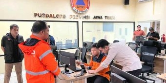 Pantau Perkembangan Bencana, Wagub Emil Dardak Kunjungi Pusdalops PB BPBD Jatim
