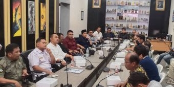 Polemik PKL Yosowilangun dan PT SMI di Jalan Tambang, Ini Hasil Audiensi yang Digelar DPRD Gresik