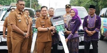 Wali Kota Kediri Serahkan 12 Mobil Pelayanan Masyarakat untuk Kelurahan, 46 Sisanya Menyusul