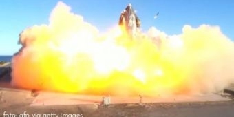 Roket SpaceX Starship Meledak saat Uji Terbang
