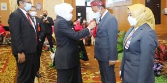 Tutup PKN Tingkat II, Gubernur Khofifah Minta Percepatan Inovasi Menuju Birokrasi Berkelas Dunia