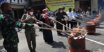 ​Bea Cukai Blitar Musnahkan 100 Ribu Batang Lebih Rokok Ilegal