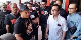 Cegah Lawan Bumbung Kosong, Pengacara M Sholeh Daftar Cabup ke PDIP Sidoarjo