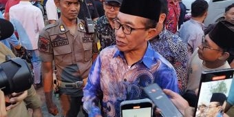 PKL Ngotot Jualan di Area Monumen Arek Lancor, Bupati Pamekasan Langsung Sidak: Mereka Anarkis