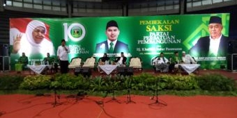 ​Anggap Fadli Zon Hina Kiai Maimoen Zubair, Kiai Asep Baca Hizib Nashor bersama 11.000 Santrinya