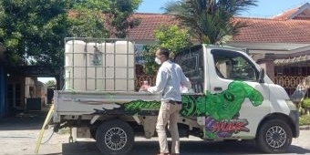 Gusdurian Pare Kirim Bantuan Air Bersih Siap Minum ke Daerah Bencana di Trenggalek