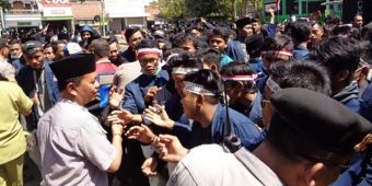 Ratusan Mahasiswa IAIN Madura Lakukan Aksi Damai Tuntut Dewan Tolak RUU KUHP dan UU KPK 
