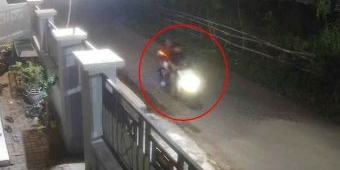 Rumah di Kota Probolinggo jadi Korban Pelemparan Petasan, Dua Pelaku Terekam Kamera CCTV