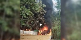 Kebakaran Sumur Tua di Tuban, Asap Hitam Pekat Selimuti Langit Desa Sidoharjo