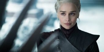 ​Emilia Clarke Game of Thrones ingin Jadi Pacar James Bond 007