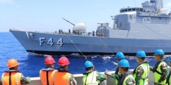 KRI Hasanudin-366 Latihan Bersama Kapal Perang Brazil BRS Independencia F-44