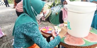 Gelar Lomba Lukis, Ketua TP PKK Sidoarjo Promosikan Kampung Literasi Tebel