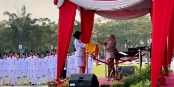 Pimpin Upacara Peringatan HUT ke-79 RI di Blitar, Bupati Rini Beberkan Tantangan Kekinian