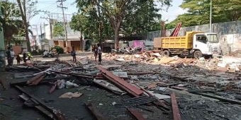 Bedak PKL di GOR A Yani Dibongkar